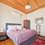 Βίλα Nostalgic & Comfortable Historical Home! *