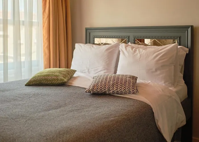 Nostalgic & Comfortable Historical Home! *