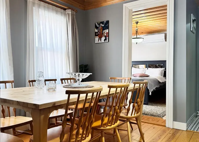 Вилла Nostalgic & Comfortable Historical Home! *