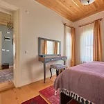 Вилла Nostalgic & Comfortable Historical Home!