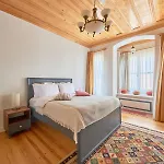 Nostalgic & Comfortable Historical Home! Вилла