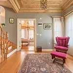 Nostalgic & Comfortable Historical Home! Вилла
