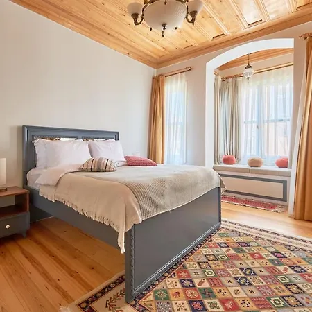 Nostalgic & Comfortable Historical Home!