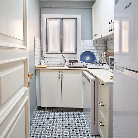 Nostalgic & Comfortable Historical Home!