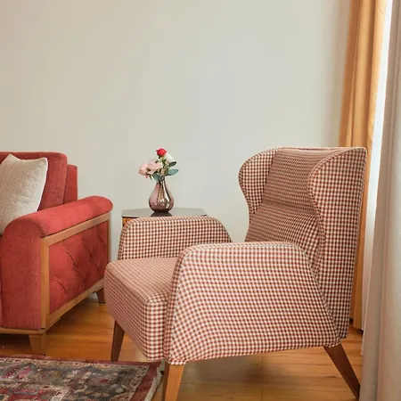 Vila Nostalgic & Comfortable Historical Home!