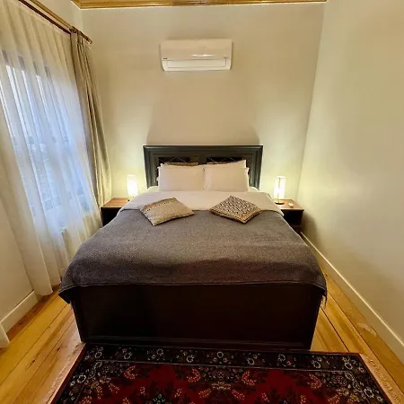 Nostalgic & Comfortable Historical Home! *