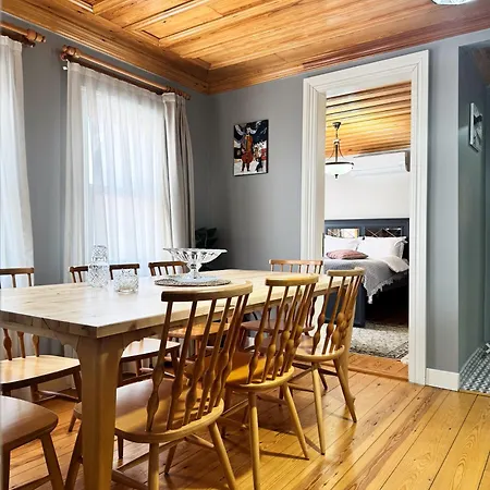 Vila Nostalgic & Comfortable Historical Home! *