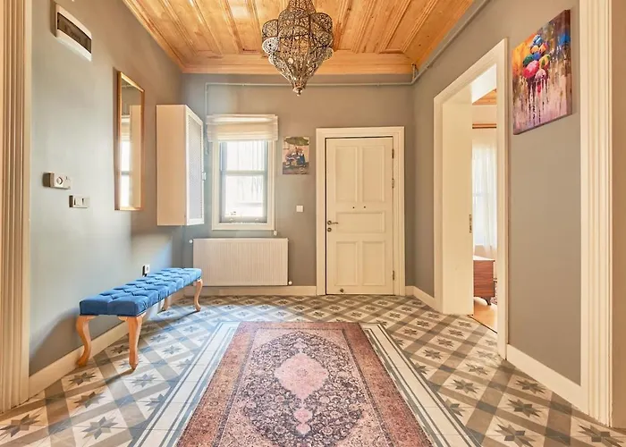 וילה Nostalgic & Comfortable Historical Home! איסטמבול
