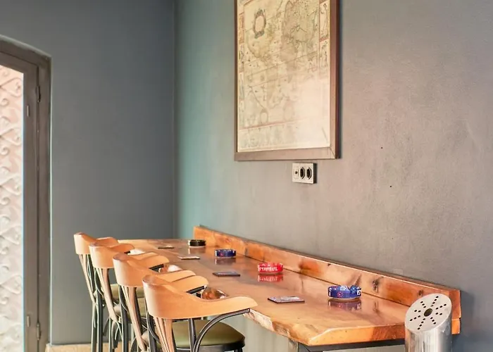 Nostalgic & Comfortable Historical Home! וילה