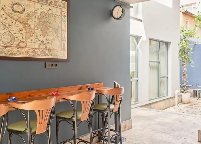 Nostalgic & Comfortable Historical Home! *