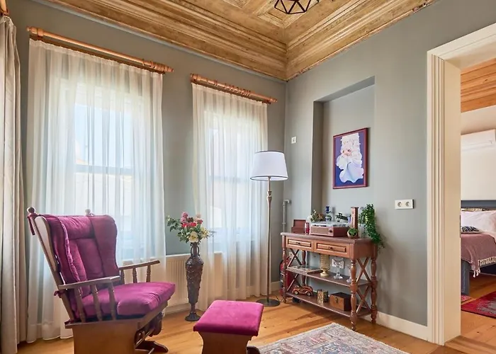 וילה Nostalgic & Comfortable Historical Home! *