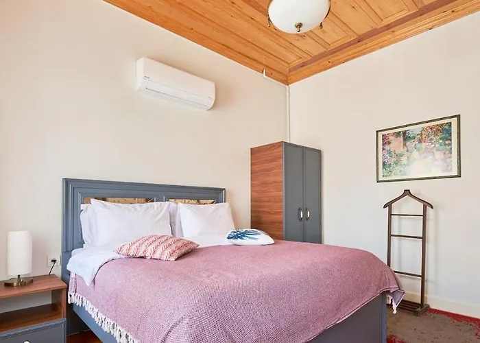 וילה Nostalgic & Comfortable Historical Home! *