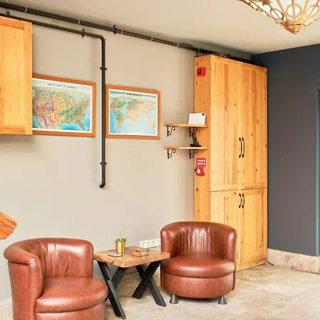 Nostalgic & Comfortable Historical Home! *