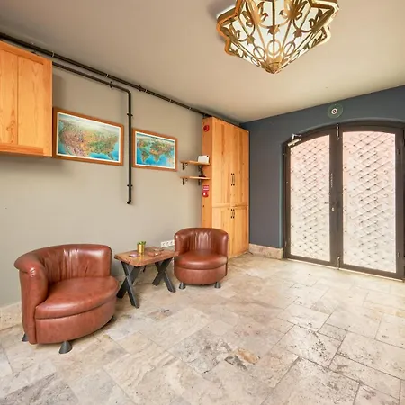 Villa Nostalgic & Comfortable Historical Home! Istanboel