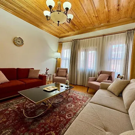 Nostalgic & Comfortable Historical Home! * Стамбул