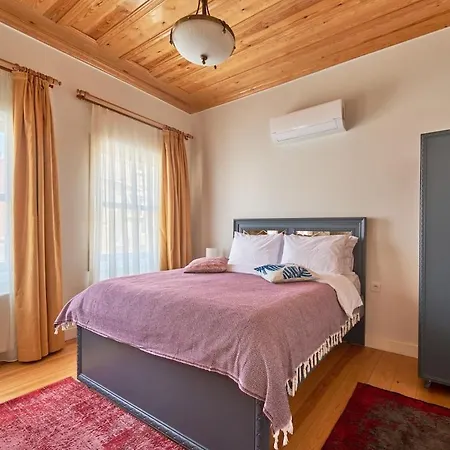 Nostalgic & Comfortable Historical Home! Вилла *