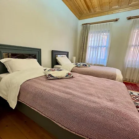 Nostalgic & Comfortable Historical Home! Villa