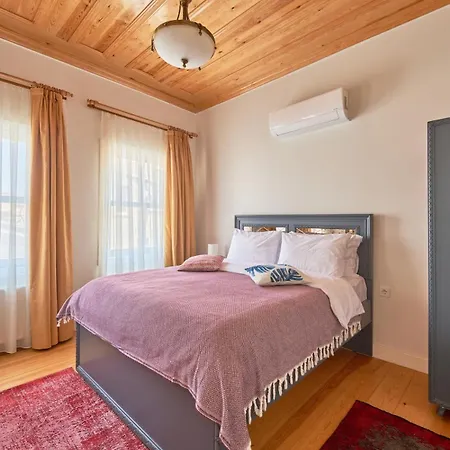 Nostalgic & Comfortable Historical Home! İstanbul