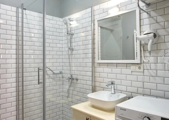 Nostalgic & Comfortable Historical Home! *