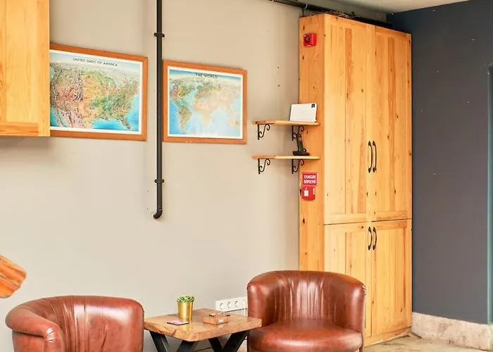 Nostalgic & Comfortable Historical Home! *