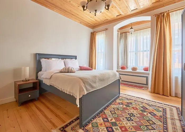 Nostalgic & Comfortable Historical Home!