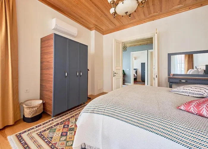 Вилла Nostalgic & Comfortable Historical Home!