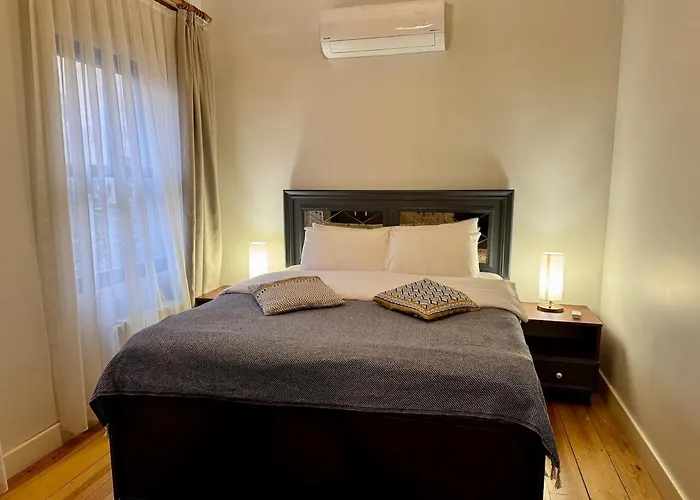 Villa Nostalgic & Comfortable Historical Home! *