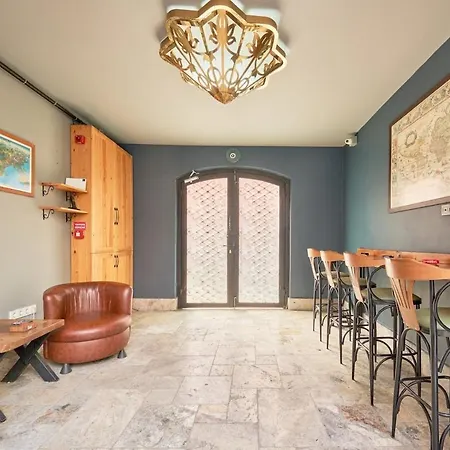 Nostalgic & Comfortable Historical Home! Villa