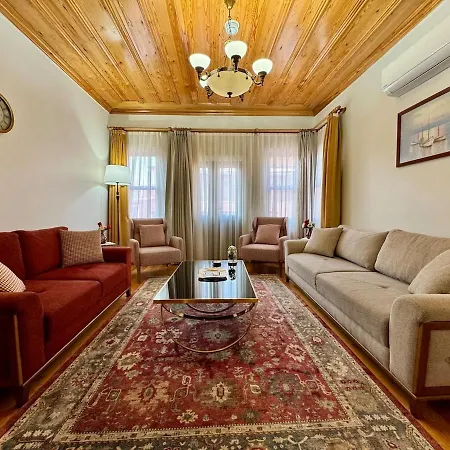 Villa Nostalgic & Comfortable Historical Home! Estambul
