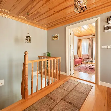 Nostalgic & Comfortable Historical Home! Villa